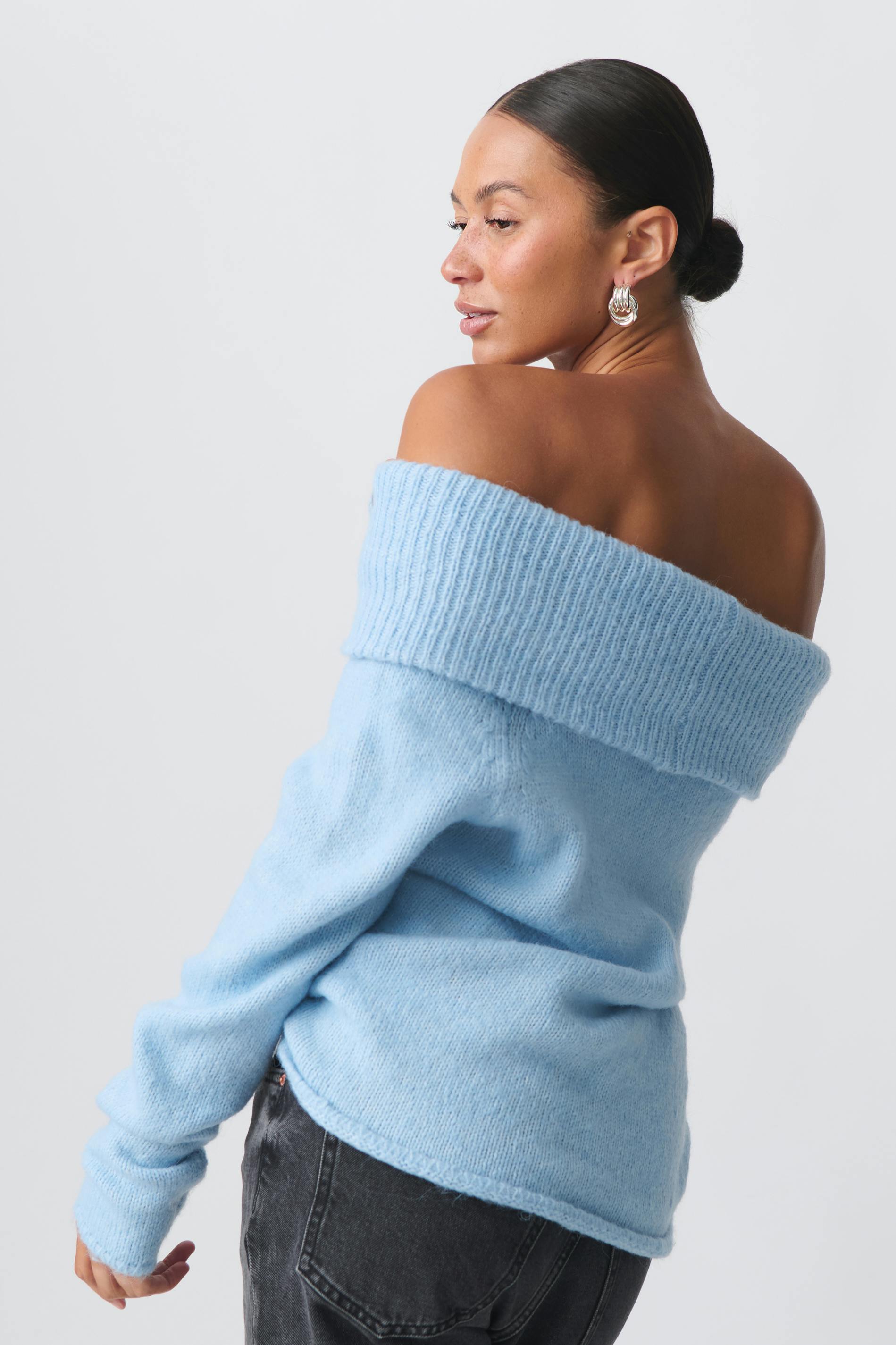 Linnea Stockholm | Conform Off-Shoulder Tröja